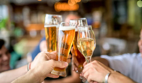 Alkohol und CBD Öl – Wirkung, Risiken & Tipps